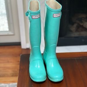 ✨ VERY RARE ✨ Tiffany Blue Hunter boots!